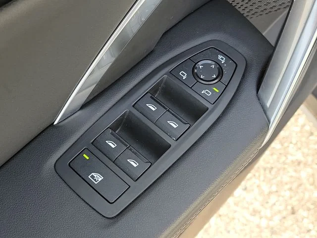 Used 2025  BMW xDrive28i image 20