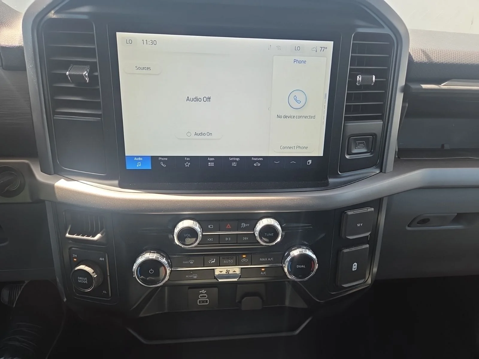 Used 2025 Atlas Blue Ford XLT image 23