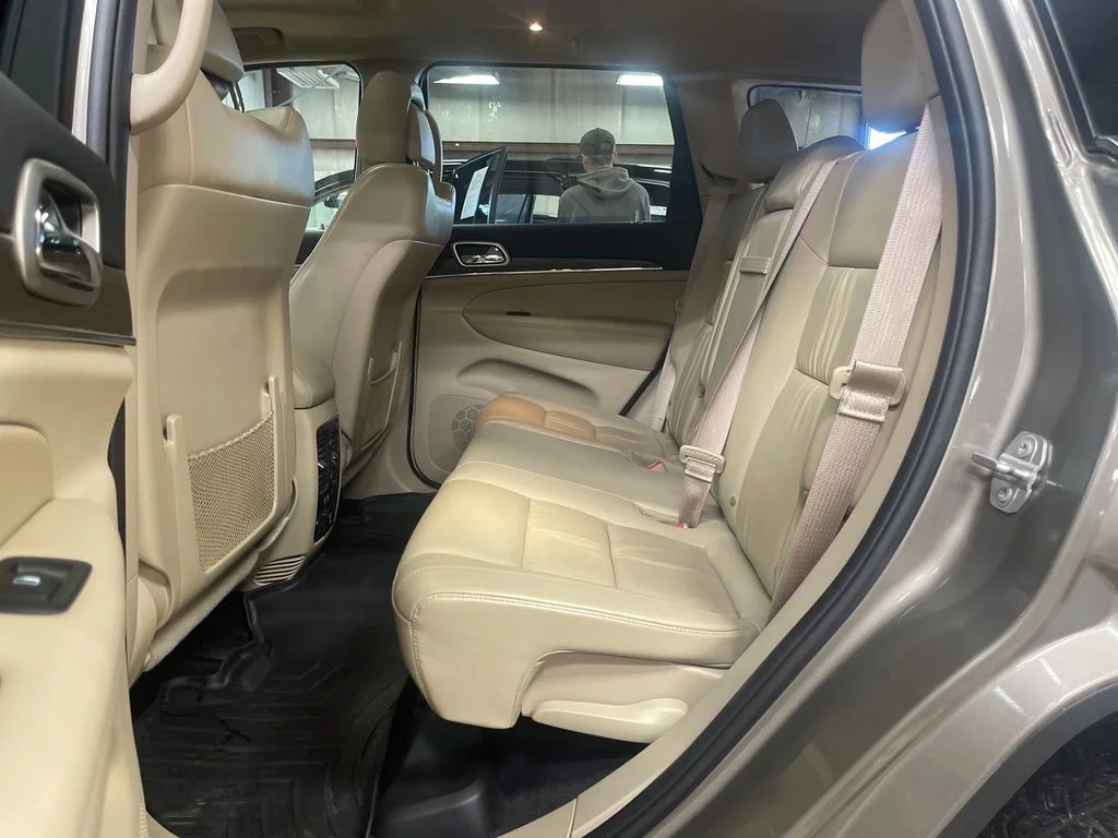 Used 2016 Beige Jeep Limited image 18