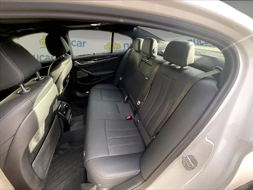 Used 2023 White BMW 530e iPerformance image 25