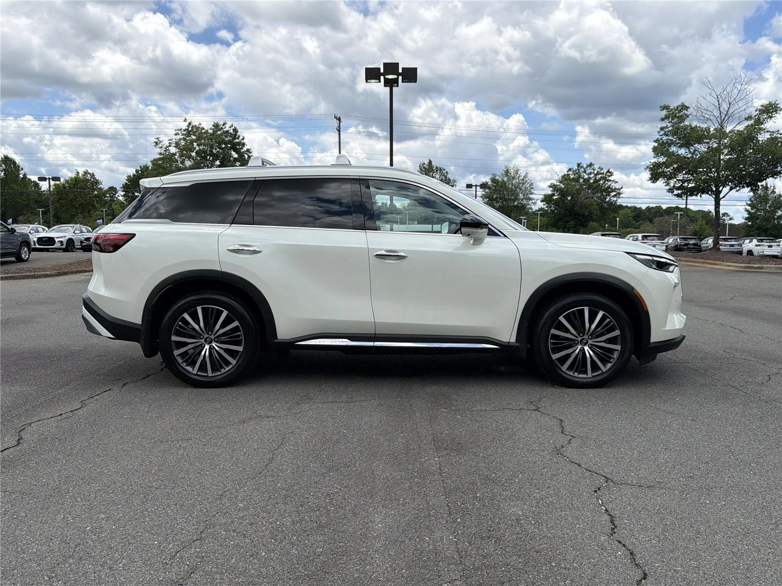 Certified Used 2023 Majestic White INFINITI SENSORY image 30