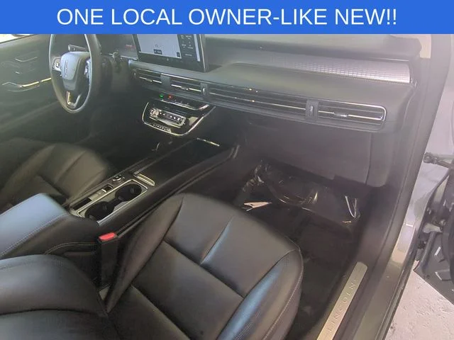 Used 2025 Gray Lincoln Premiere image 36