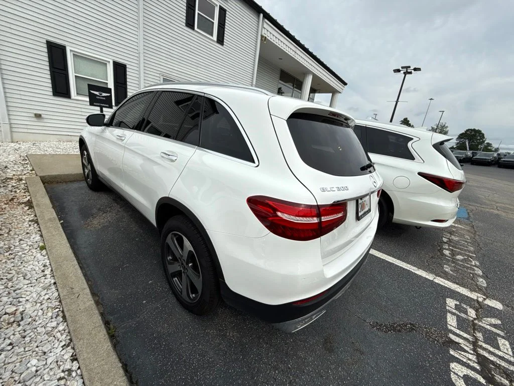 Used 2019  Mercedes-Benz GLC 300 image 6