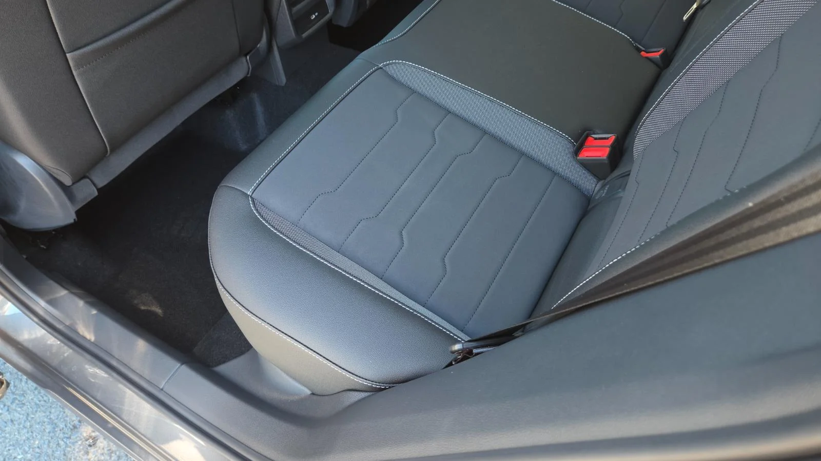 2025 Volkswagen Taos SE - Photo 43