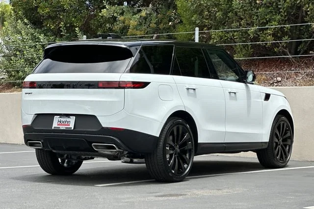 New 2026 Fuji White Land Rover SE image 5