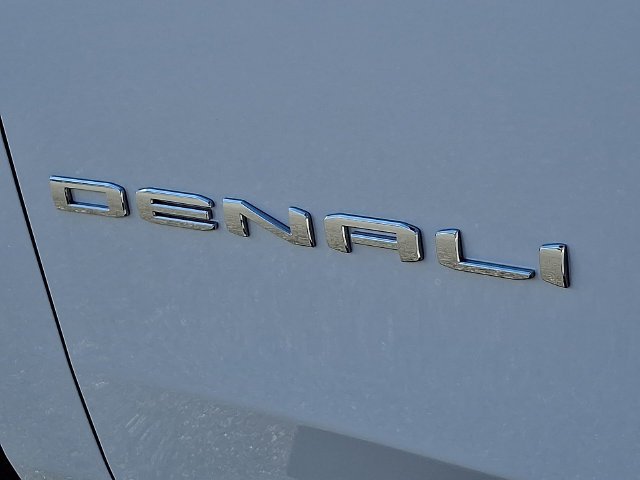 2026 GMC Yukon Denali - Photo 25