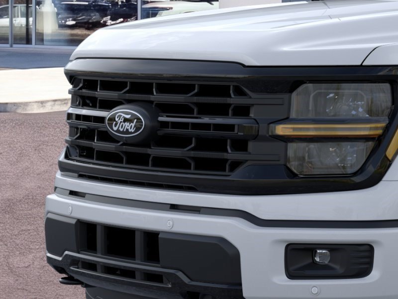 New 2026 Oxford White Ford XLT image 17