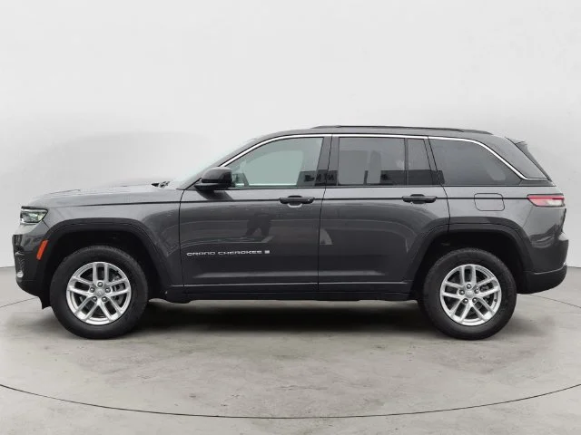 Used 2025 Gray Jeep Laredo X image 8