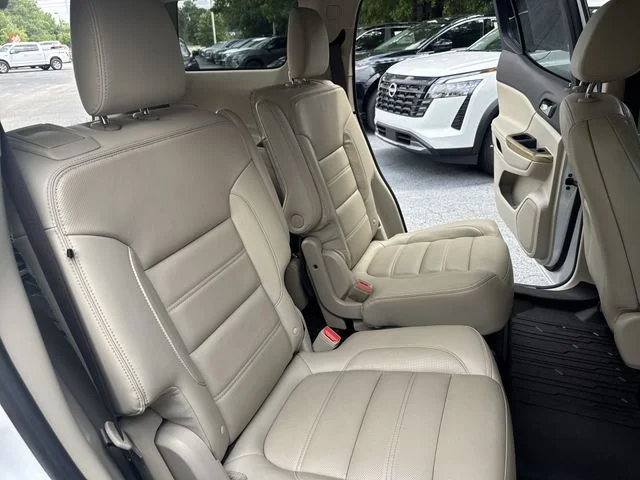 Used 2018 White GMC Denali image 11