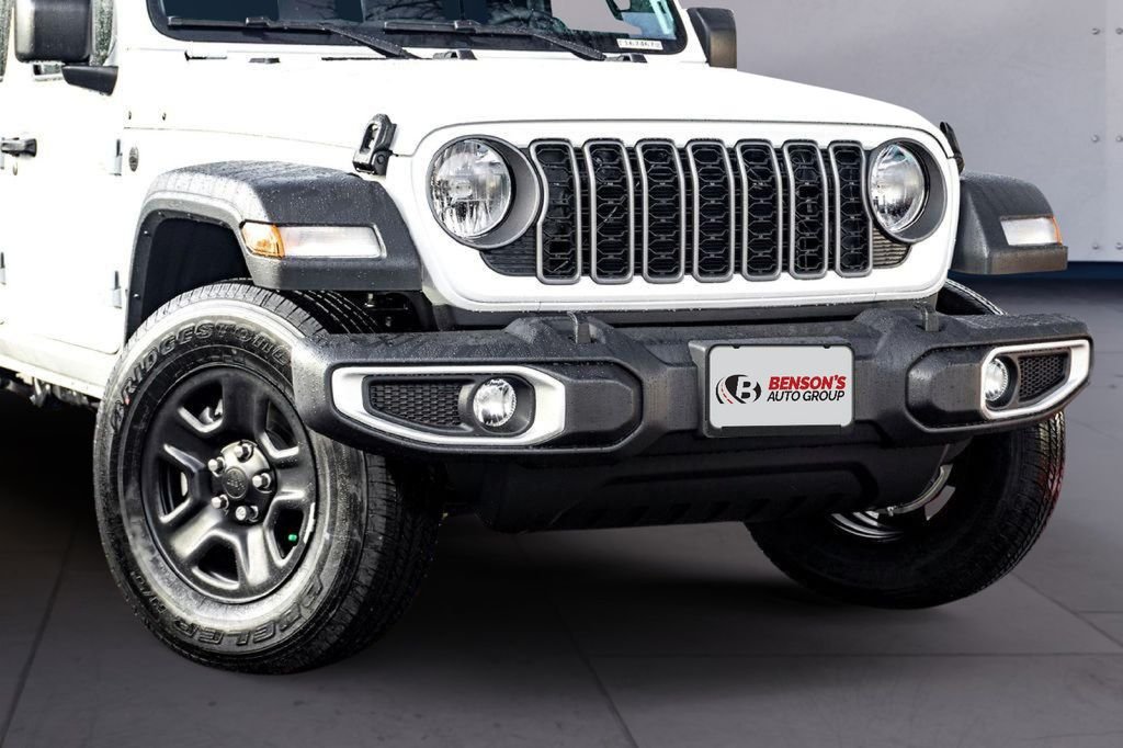 New 2026 Bright White Clear-Coat Exterior Paint Jeep Sport image 3