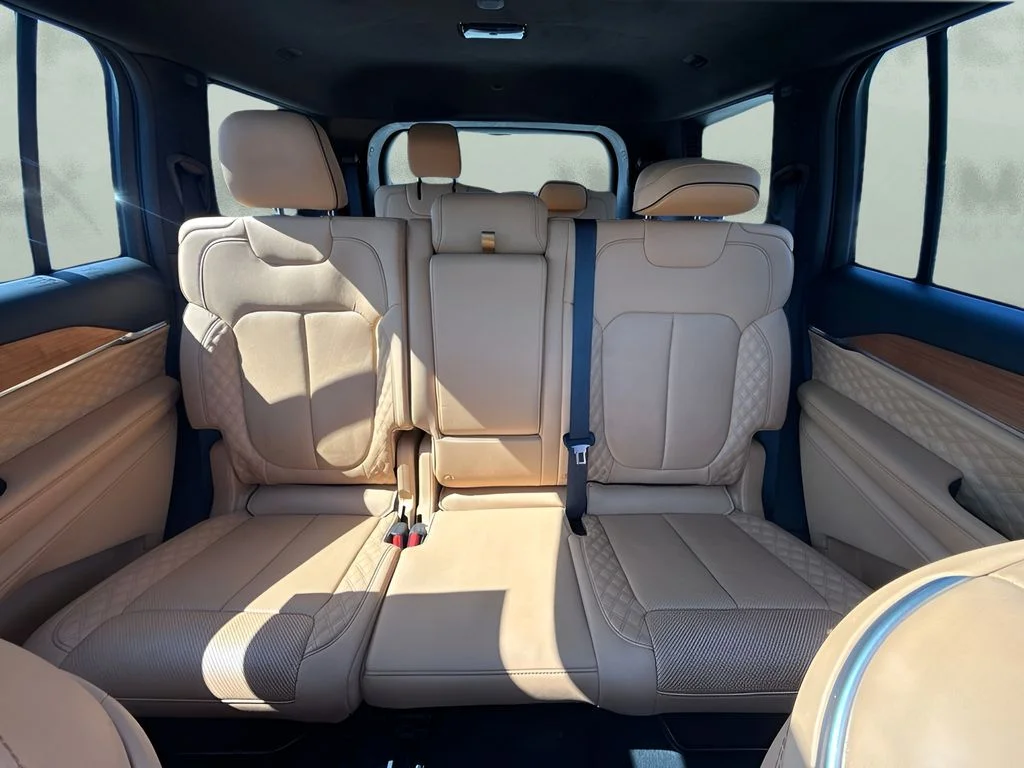 Used 2025 Black Jeep Summit image 11