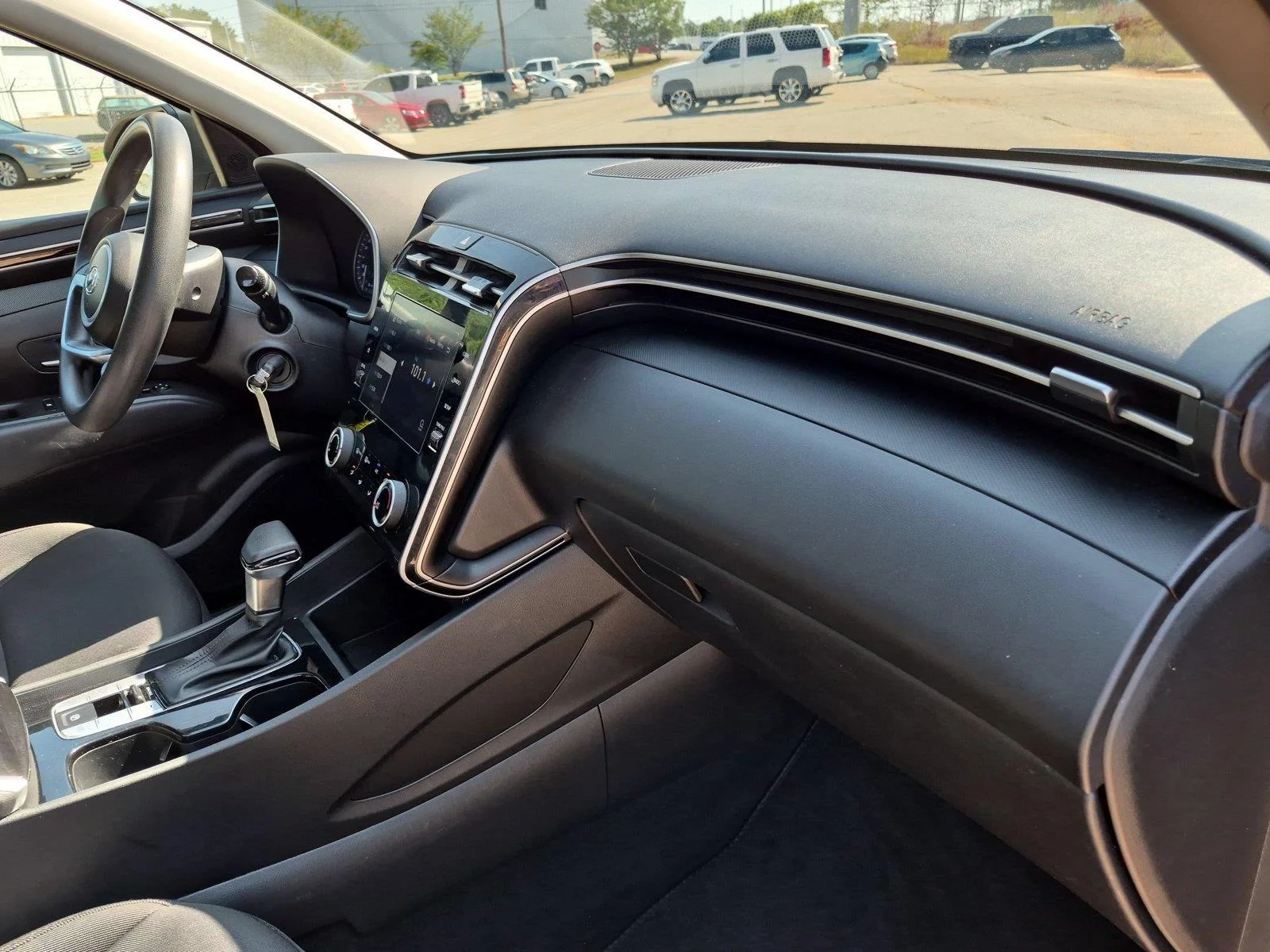 Used 2022 Amazon Gray Hyundai SE image 34