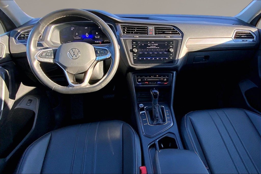 Certified Used 2024 Pyrite Silver Metallic Volkswagen 2.0T SE image 16