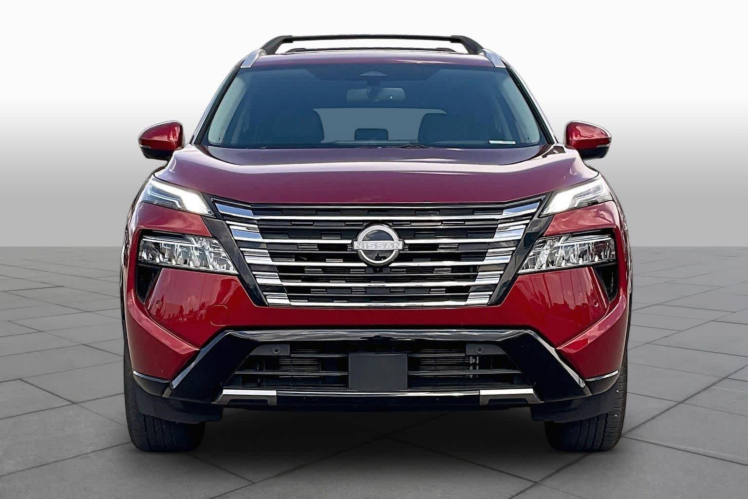 Used 2026 Scarlet Ember Tintcoat Nissan Platinum image 4