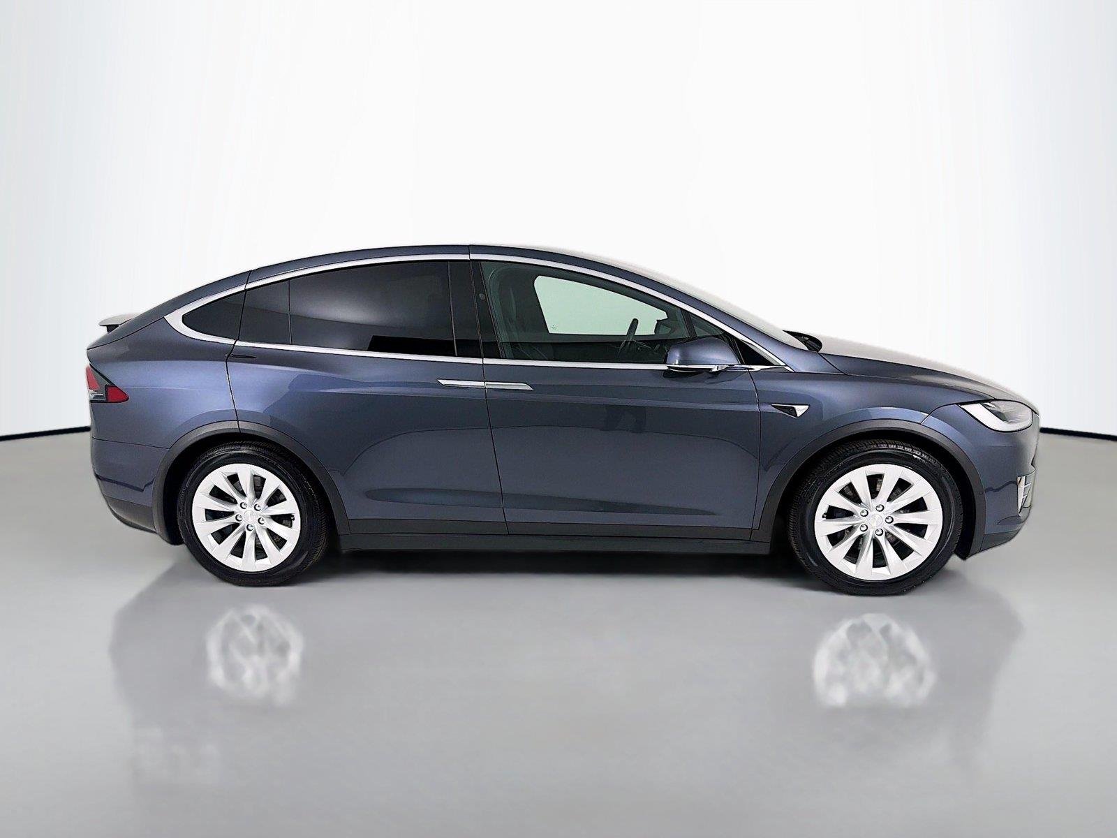 Used 2018  Tesla 100D image 26