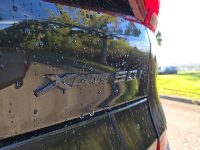 Used 2020 Black Sapphire Metallic BMW sDrive40i image 9