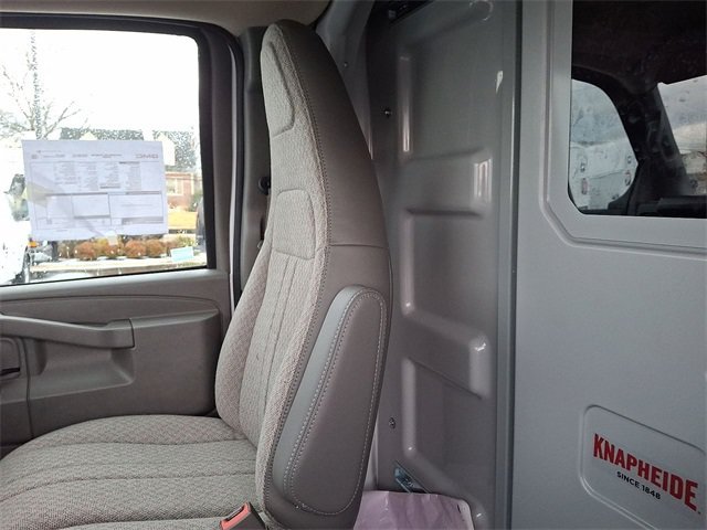 New 2025 Summit White GMC 1WT image 11