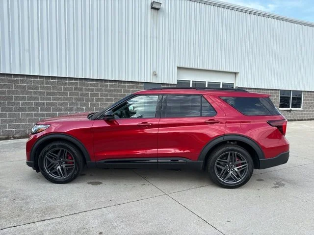New 2026 Rapid Red Metallic Tinted Clearcoat Ford ST image 10