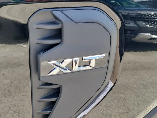 New 2026 Shadow Black Ford XLT image 9