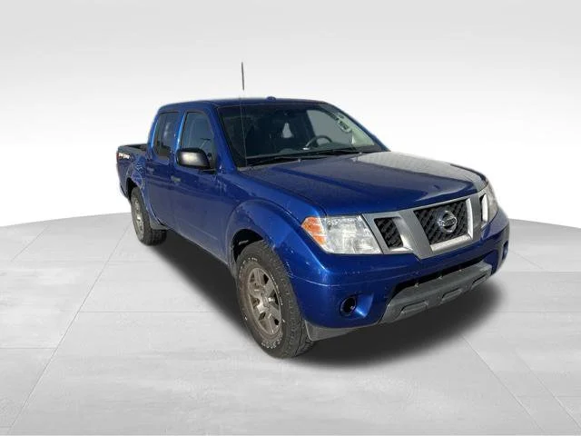 Used 2013 Blue Nissan Desert Runner image 10