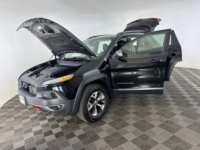 Used 2017 Black Jeep Trailhawk image 12