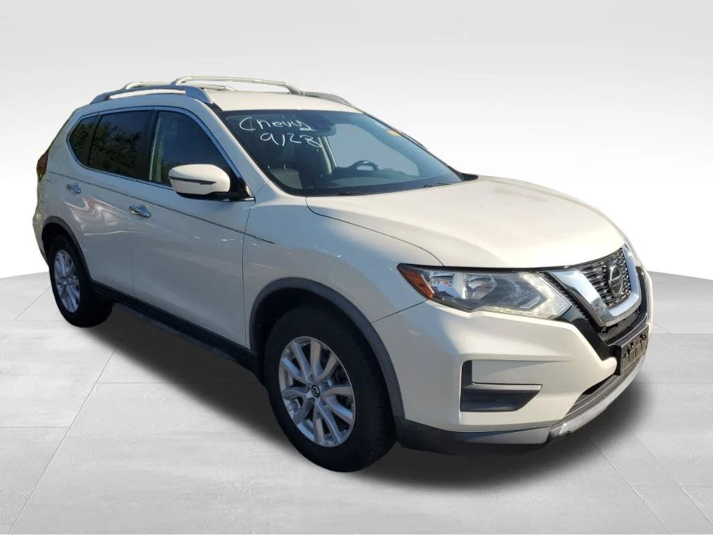 Used 2020 White Nissan SV image 9