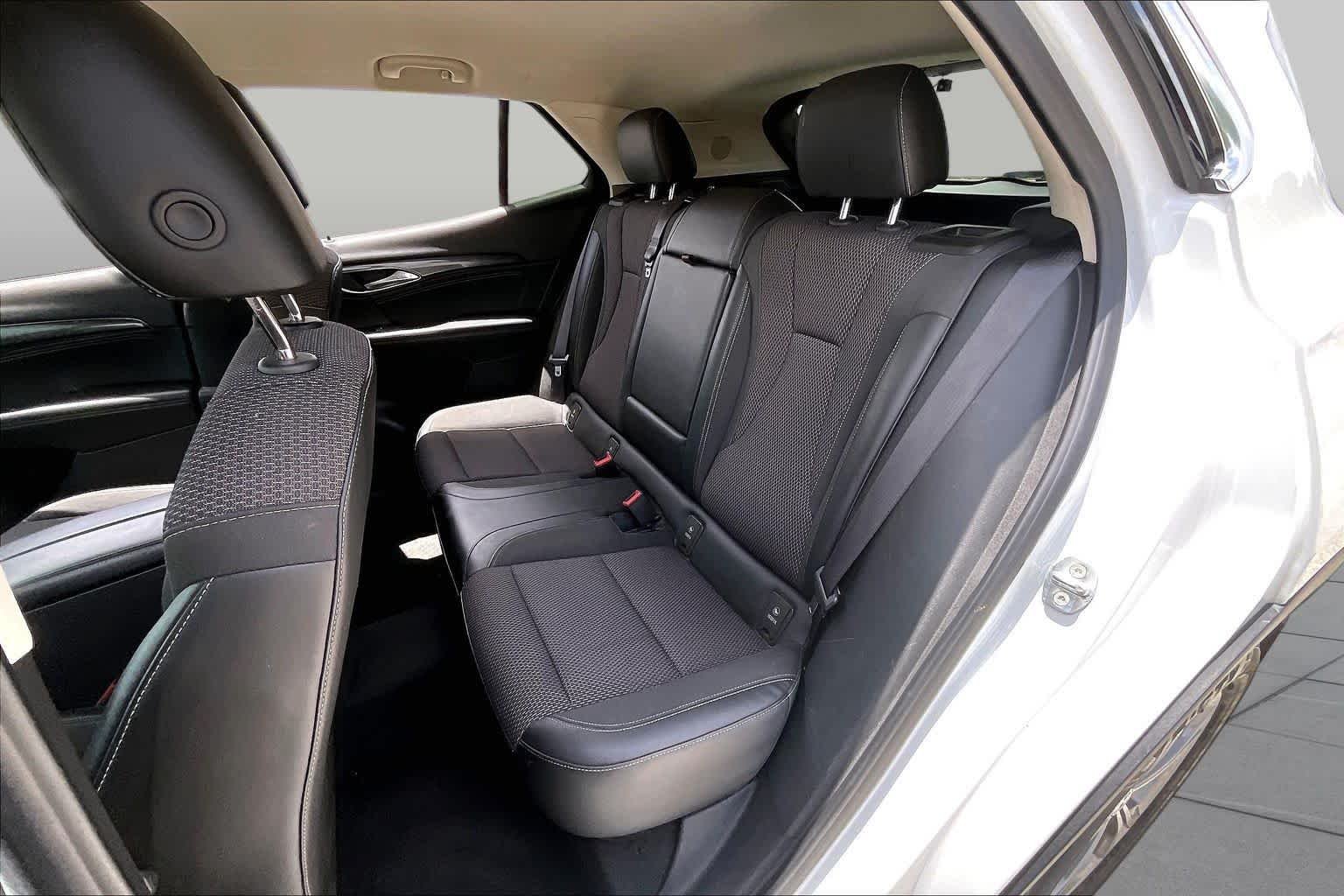 Used 2022 Summit White Buick Preferred image 19
