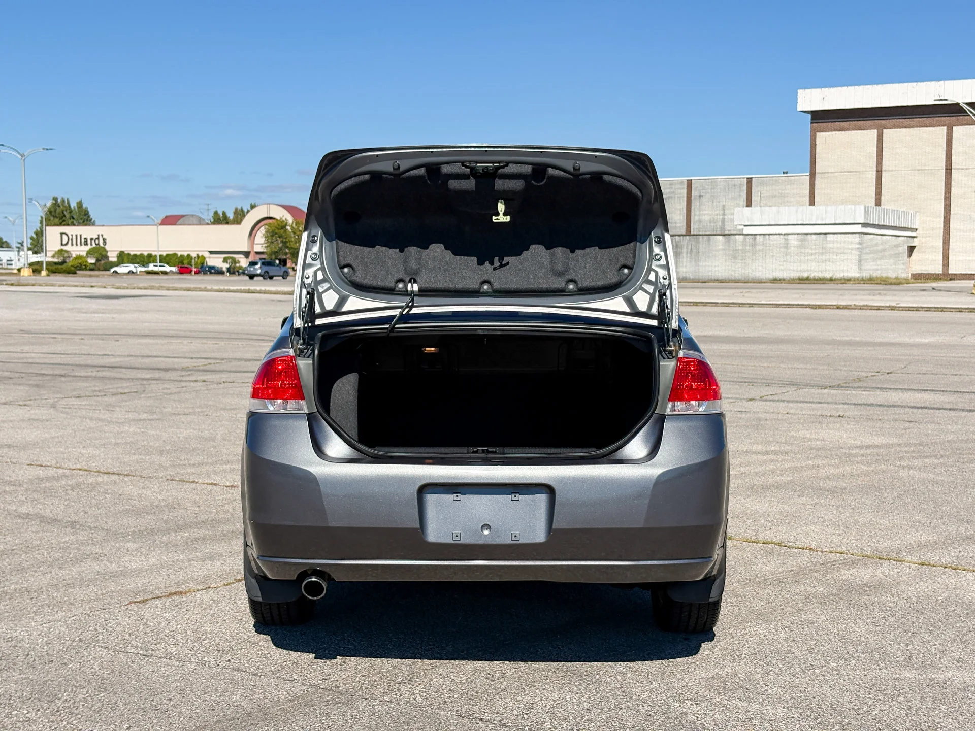 Used 2010 Gray Ford SEL image 23