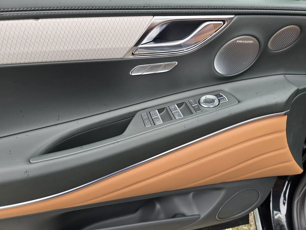 New 2026 Black Genesis 2.5T Prestige image 18