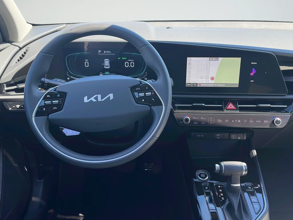 Used 2023 Green Kia EX image 11