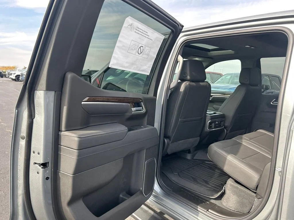 New 2026 Sterling Metallic GMC Elevation image 35