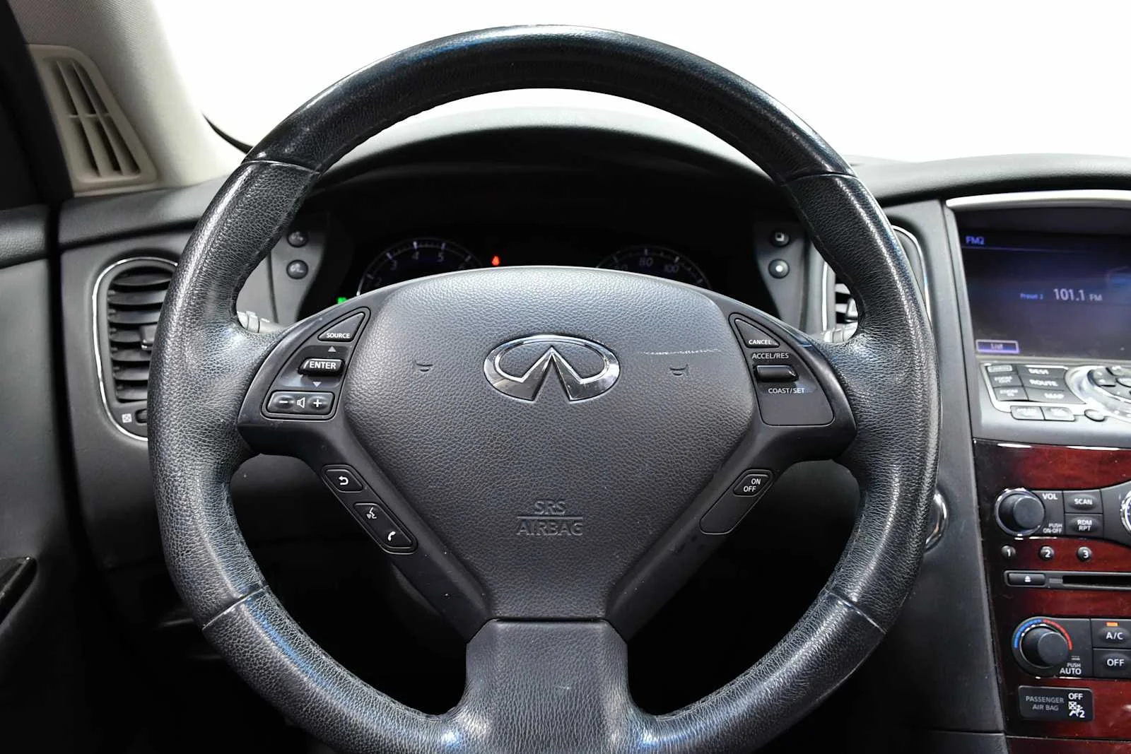 Used 2017 Graphite Shadow INFINITI  image 16