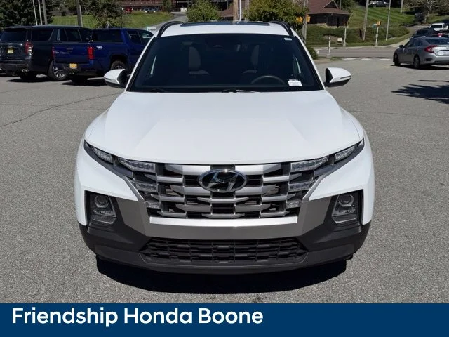 Used 2022 White Hyundai SEL image 2