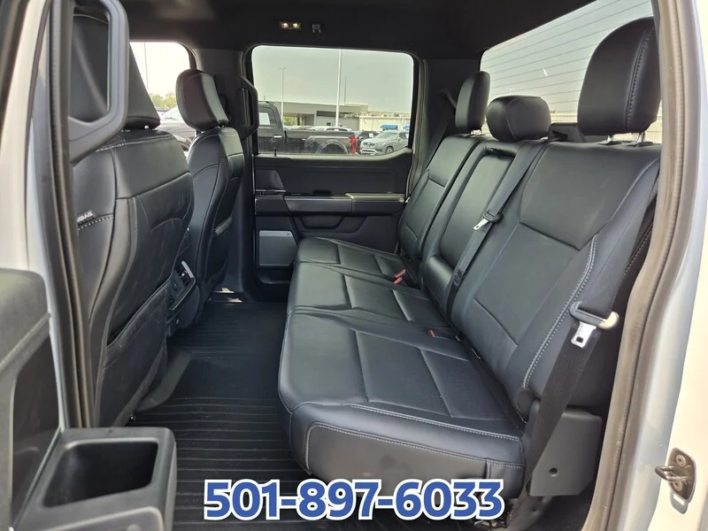 Used 2025 Oxford White FORD LARIAT 4WD SuperCrew 5.5