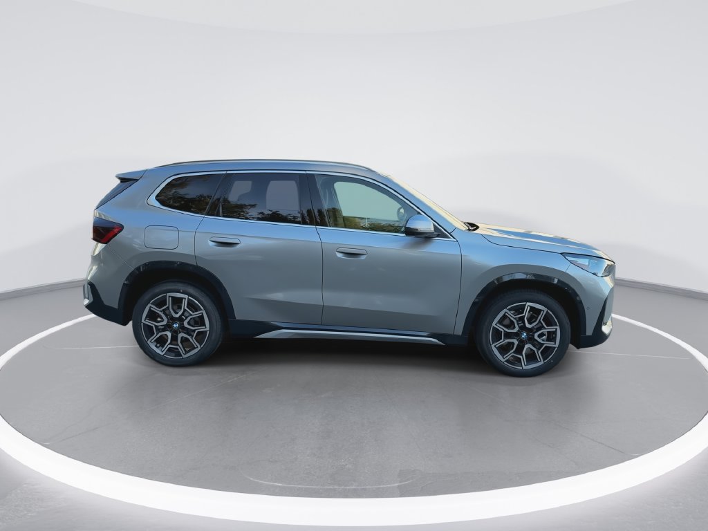 New 2027 Silver Metallic BMW xDrive28i image 9