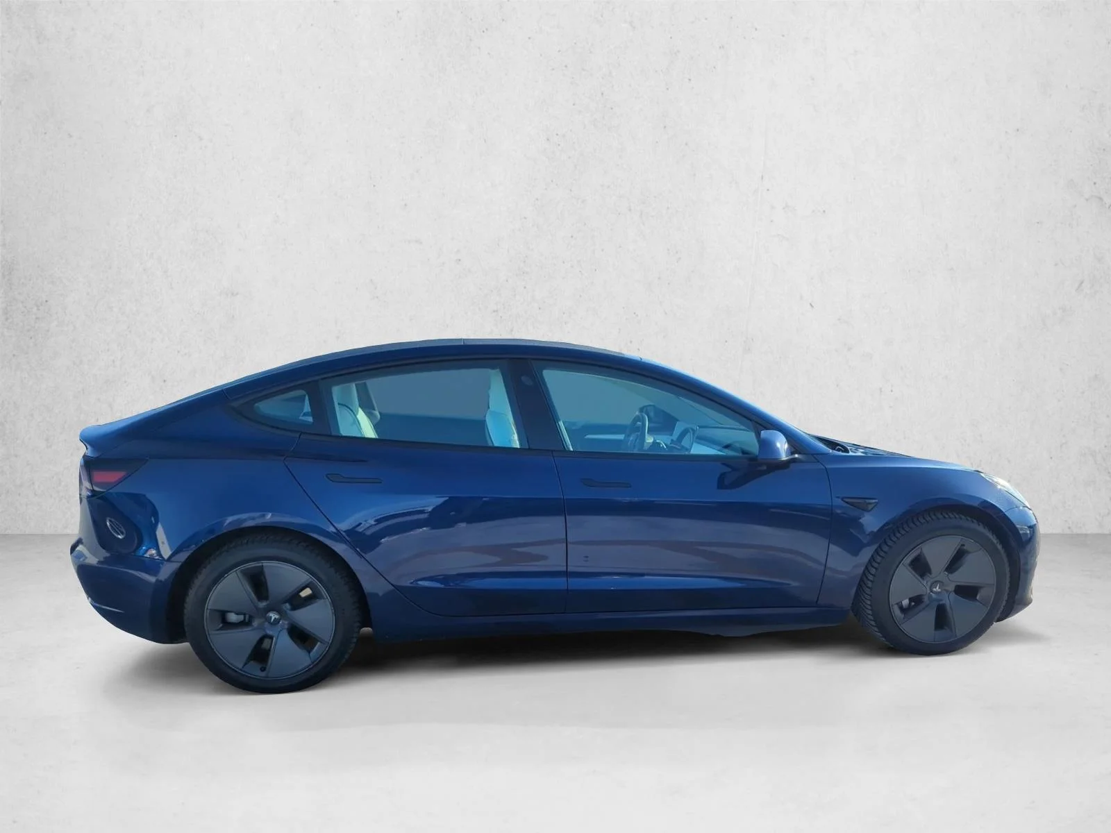 Used 2022 Blue Tesla Long Range image 4