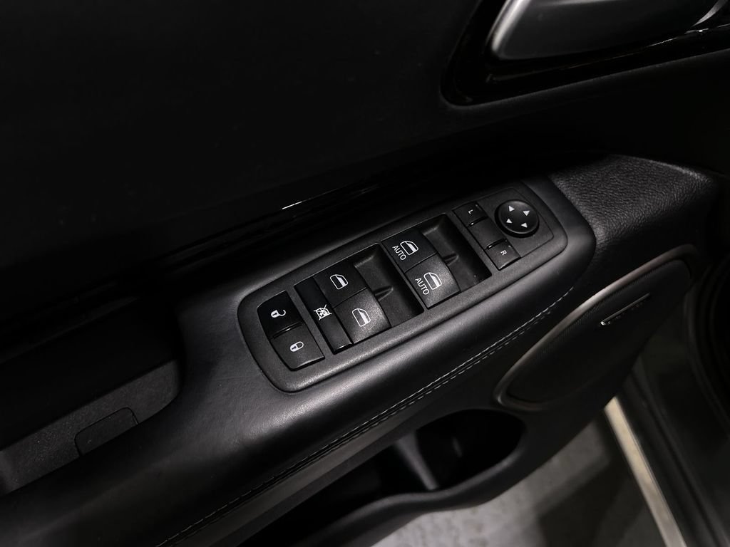 Used 2022 Gray Dodge Citadel image 15