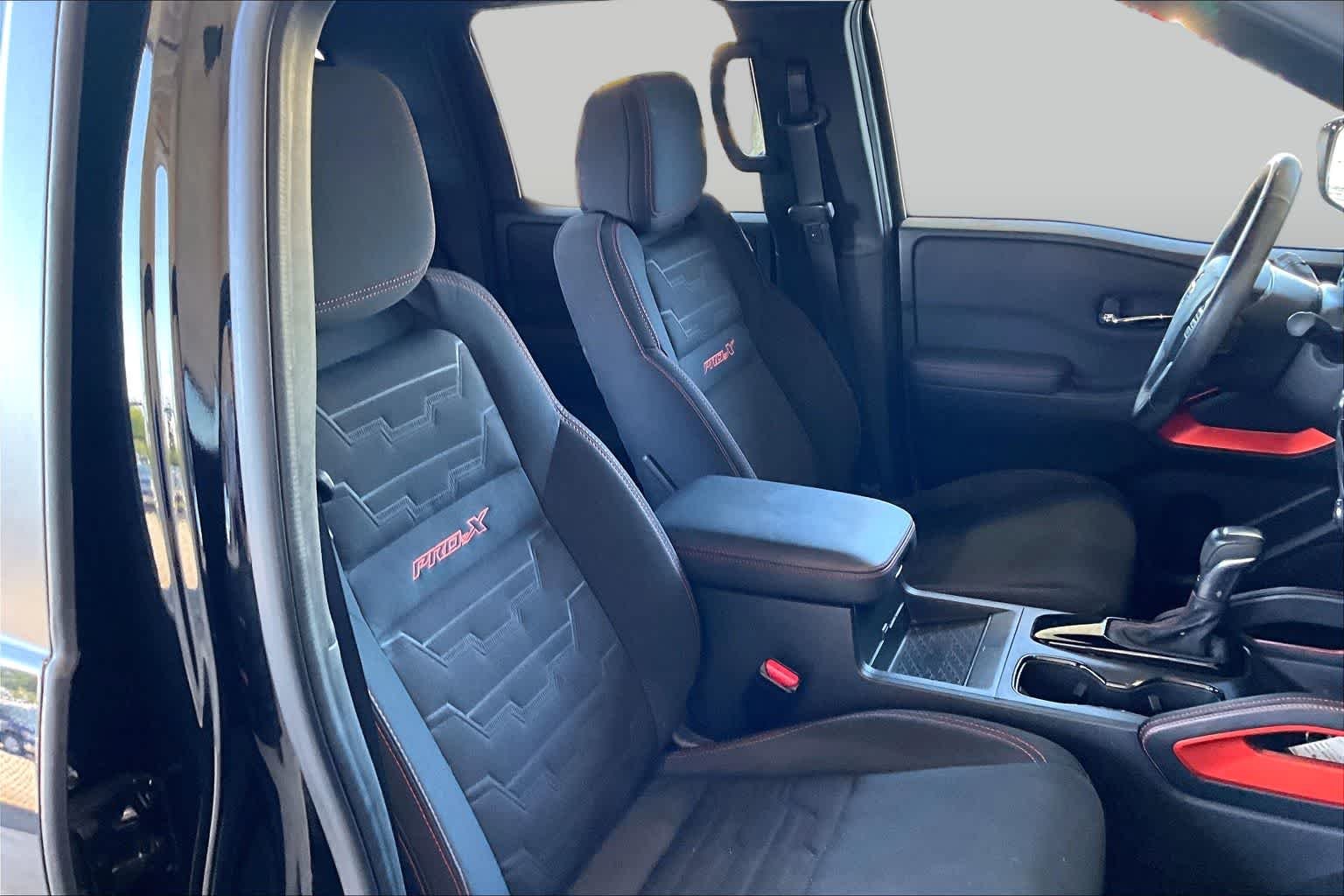 Used 2022 Super Black Nissan PRO-X image 9