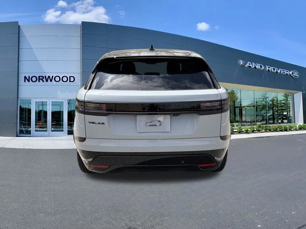 New 2026 Arroios Grey Land Rover Dynamic SE image 7