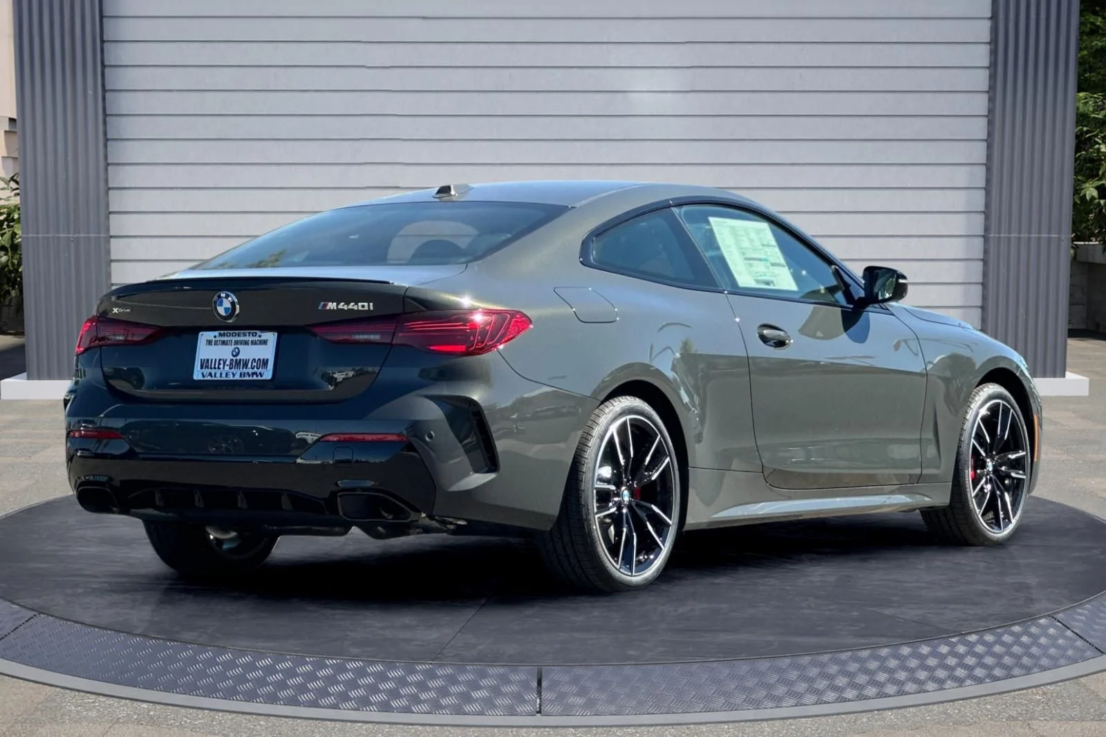 New 2027 Dravit Grey Metallic BMW M440i xDrive image 4
