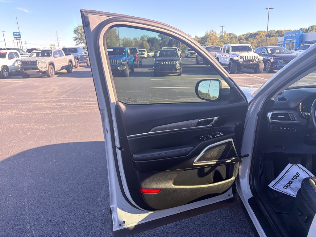 Used 2022 Gray Kia EX image 11