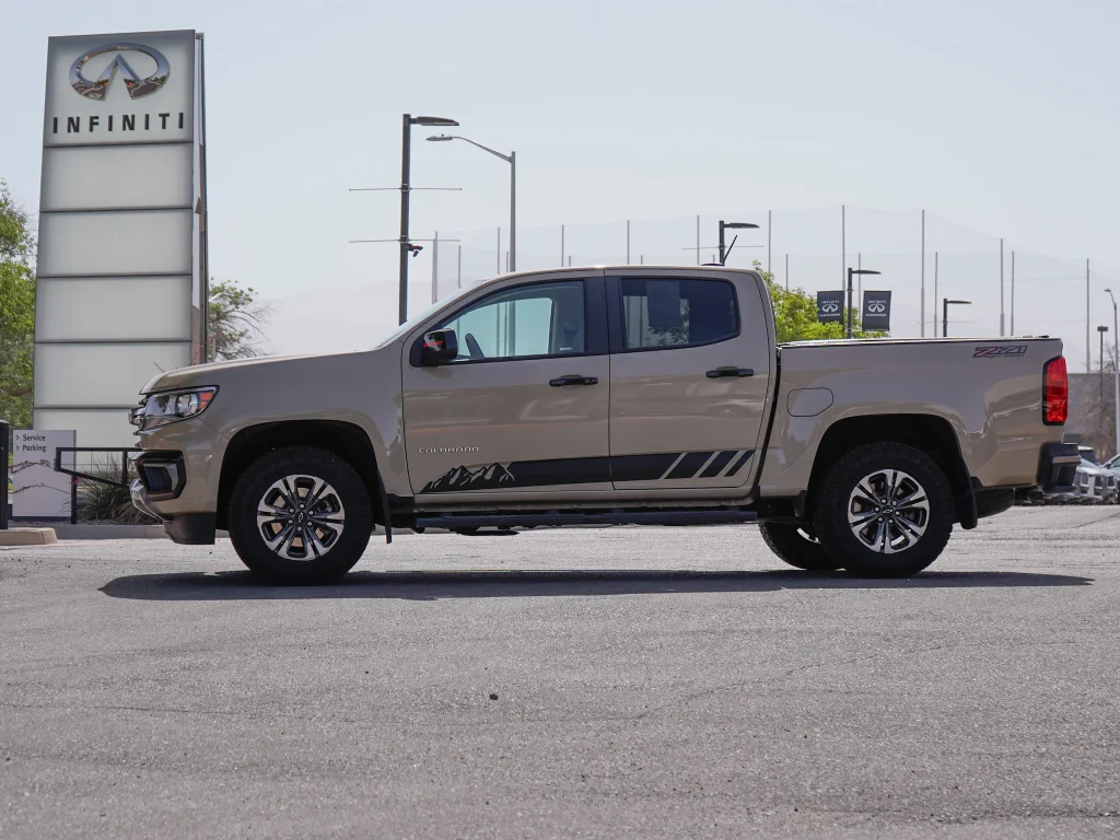 Used 2022 Black Chevrolet 4WD Z71 image 6