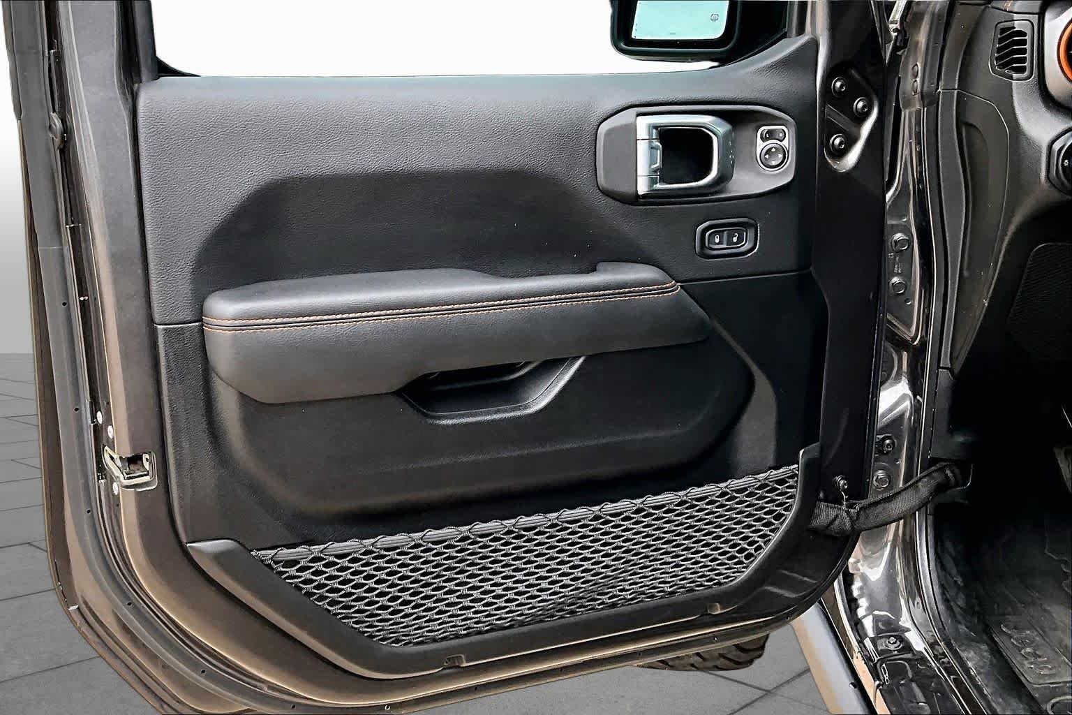 Used 2023 Granite Crystal Metallic Clearcoat Jeep Mojave image 20