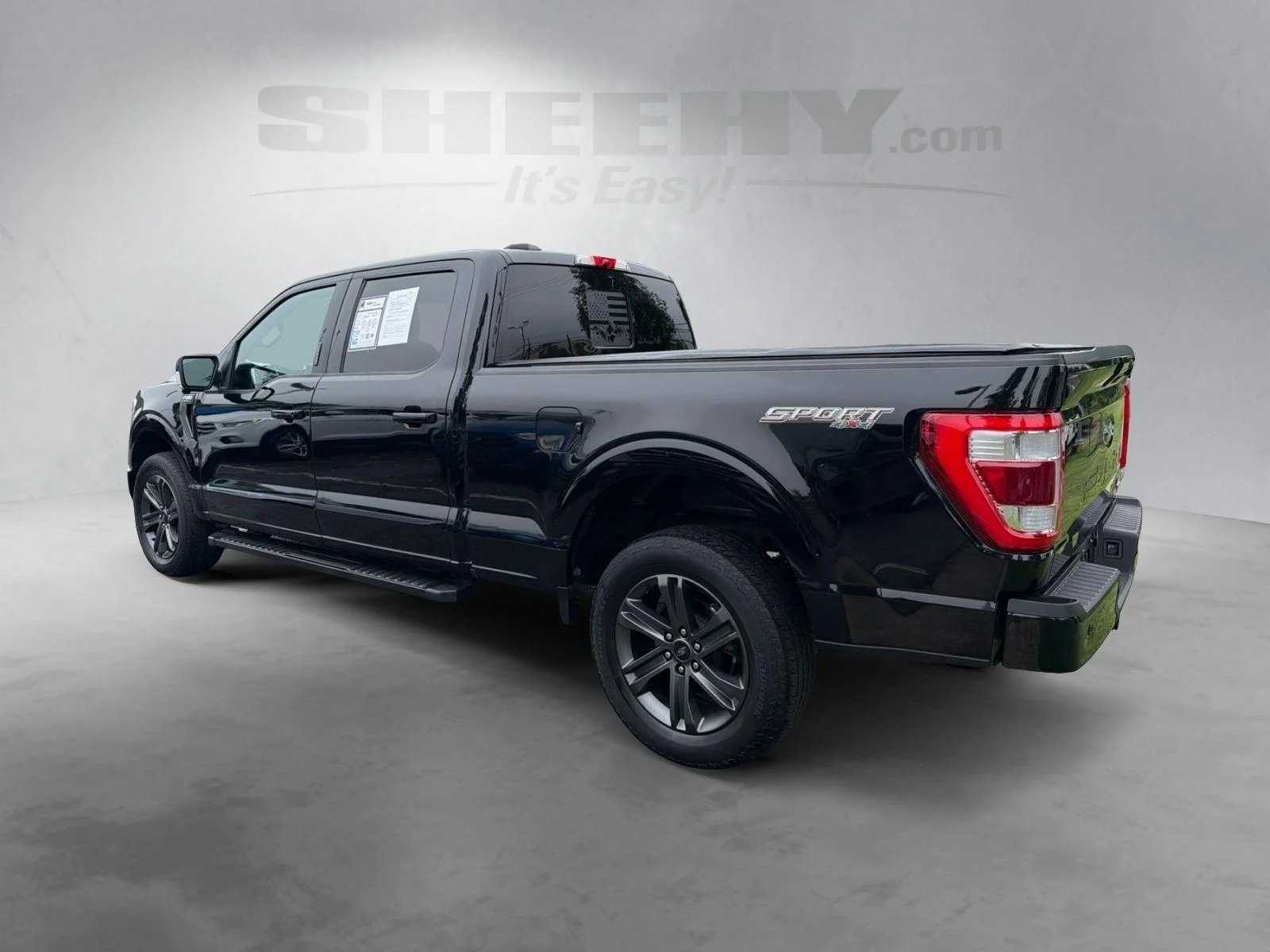 Used 2023 Agate Black Metallic Ford LARIAT image 13