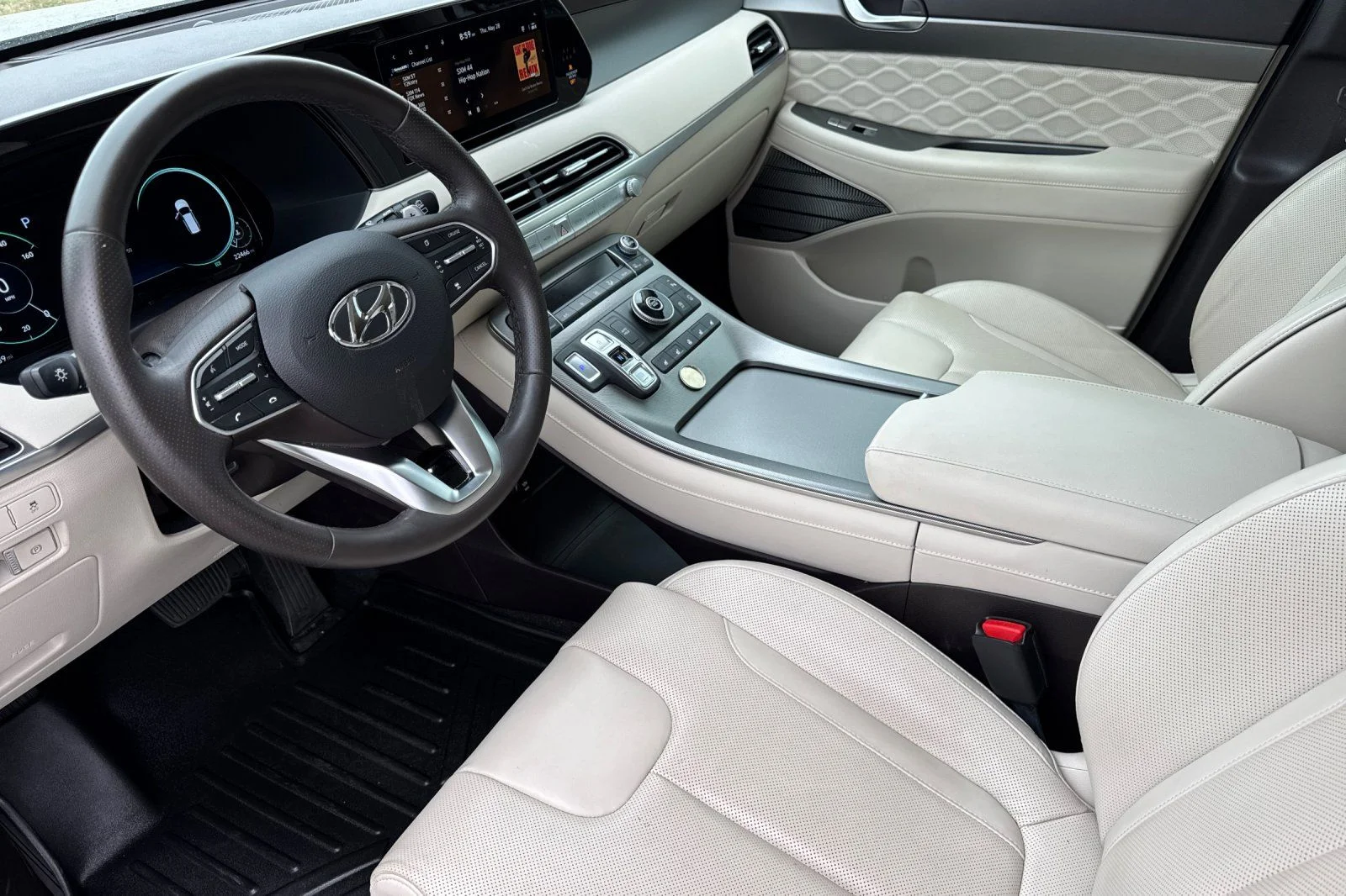 Used 2020 Hyper White Hyundai Limited image 12