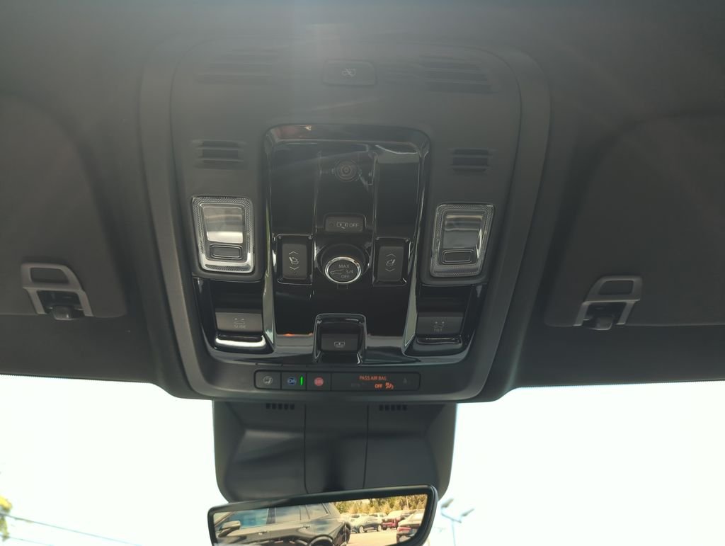 Used 2025 Silver Cadillac Sport image 27