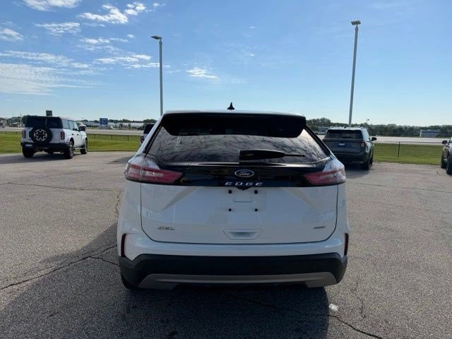 Used 2022 Star White Metallic Tri-Coat Ford SEL image 11