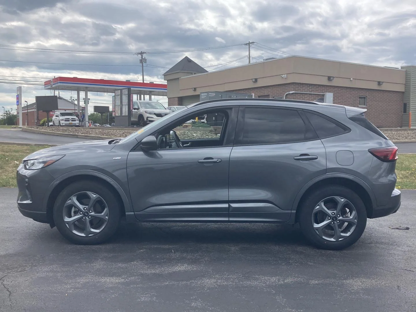 Used 2023 Carbonized Gray Ford ST-Line image 4