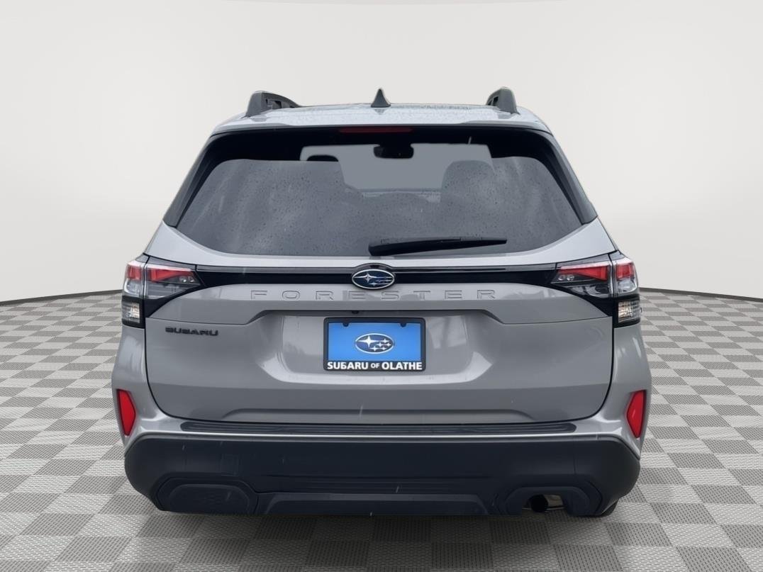 Used 2025 River Rock Pearl Subaru Premium image 13
