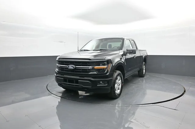 New 2026 Agate Black Metallic Ford XLT image 3